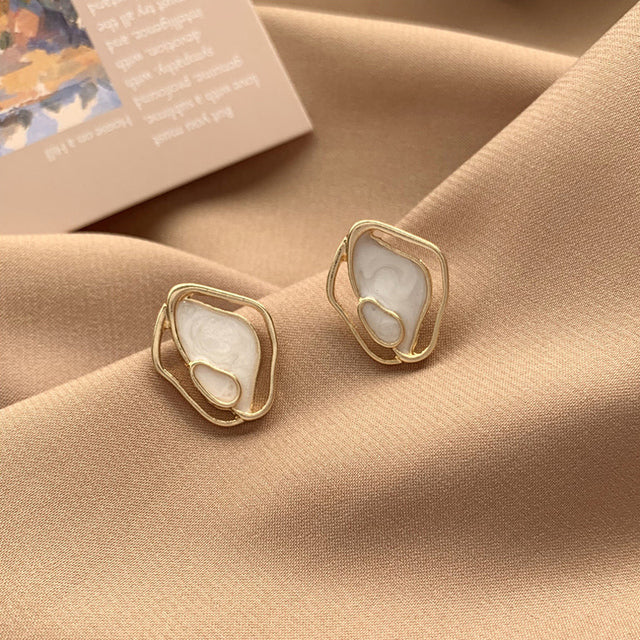 New Exquisite Honey Bee Pearl Earrings Fashion For Women