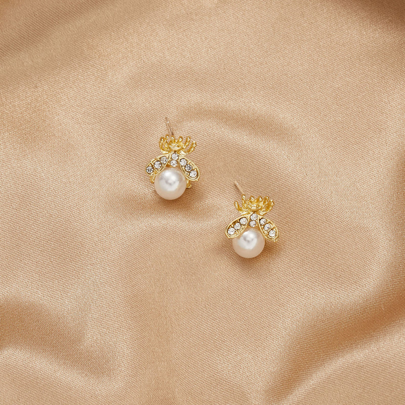 New Exquisite Honey Bee Pearl Earrings Fashion For Women