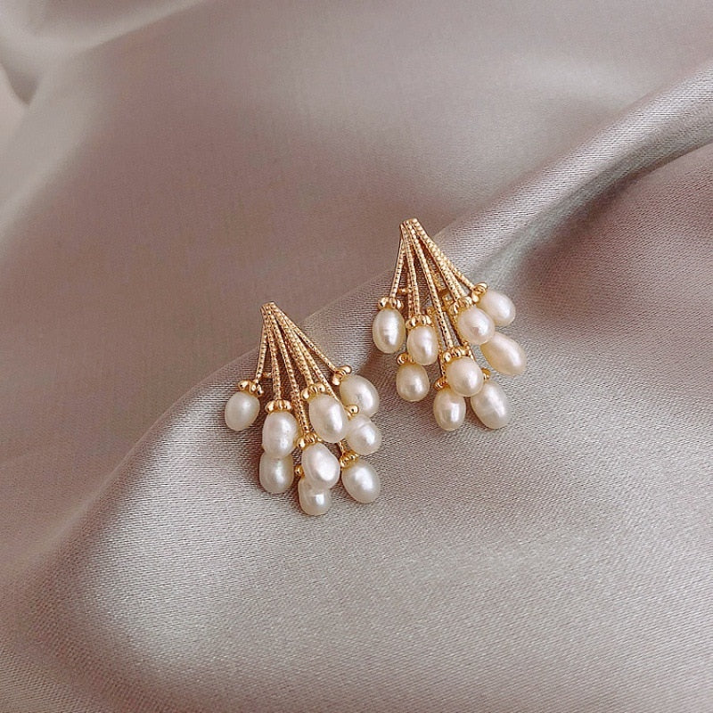 New Exquisite Honey Bee Pearl Earrings Fashion For Women